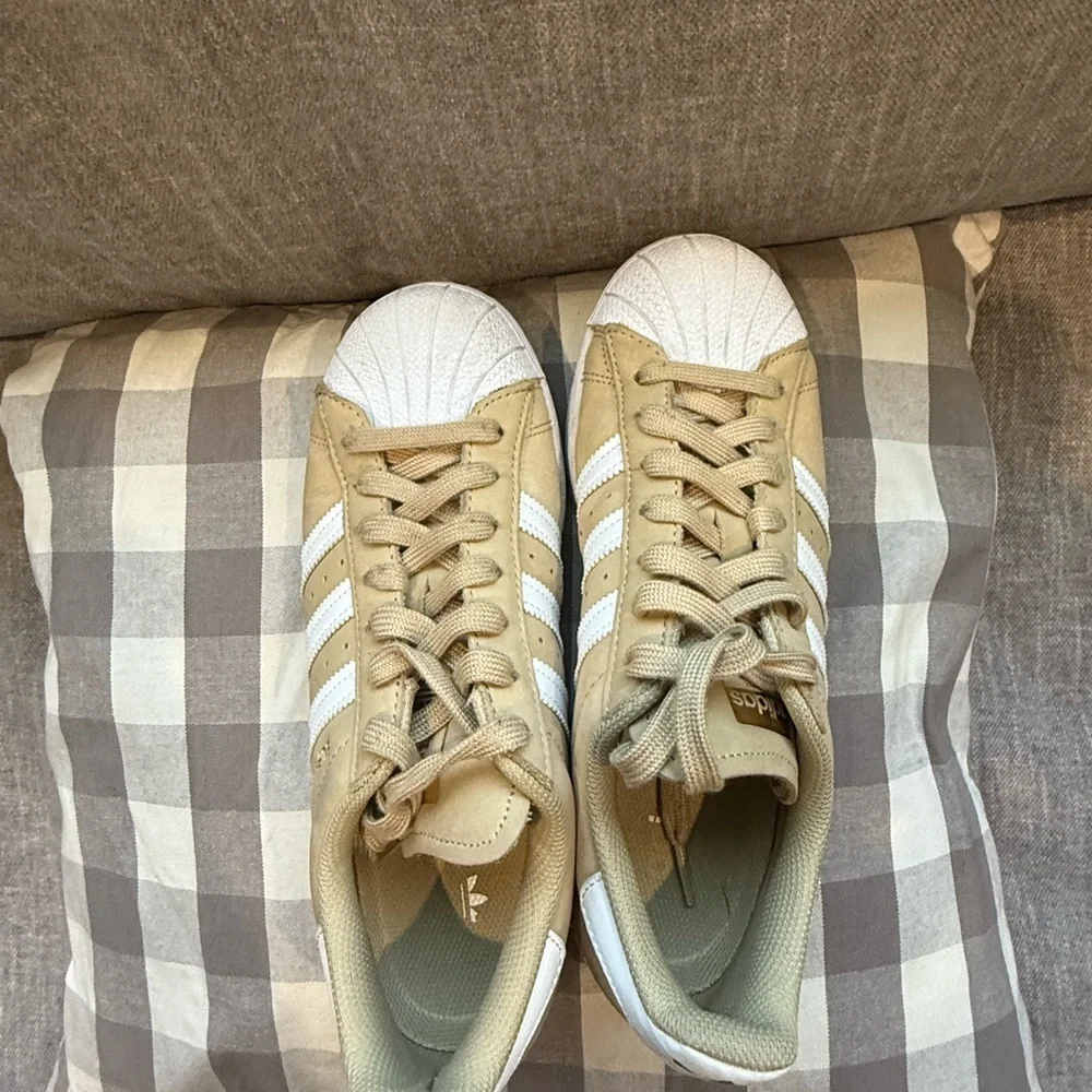 Adidas Men's Beige and White Sneakers